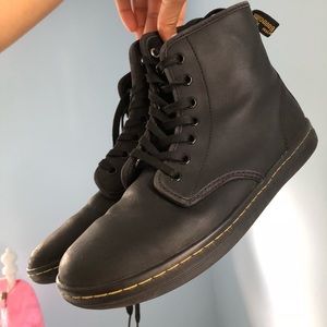 Doc Marten High top Sneaker
